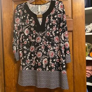 PerSeption Black patterned tunic top